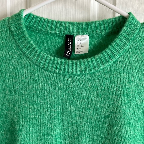 H&M Green Crew Neck Sweater Soft Knit Casual - Picture 4 of 5